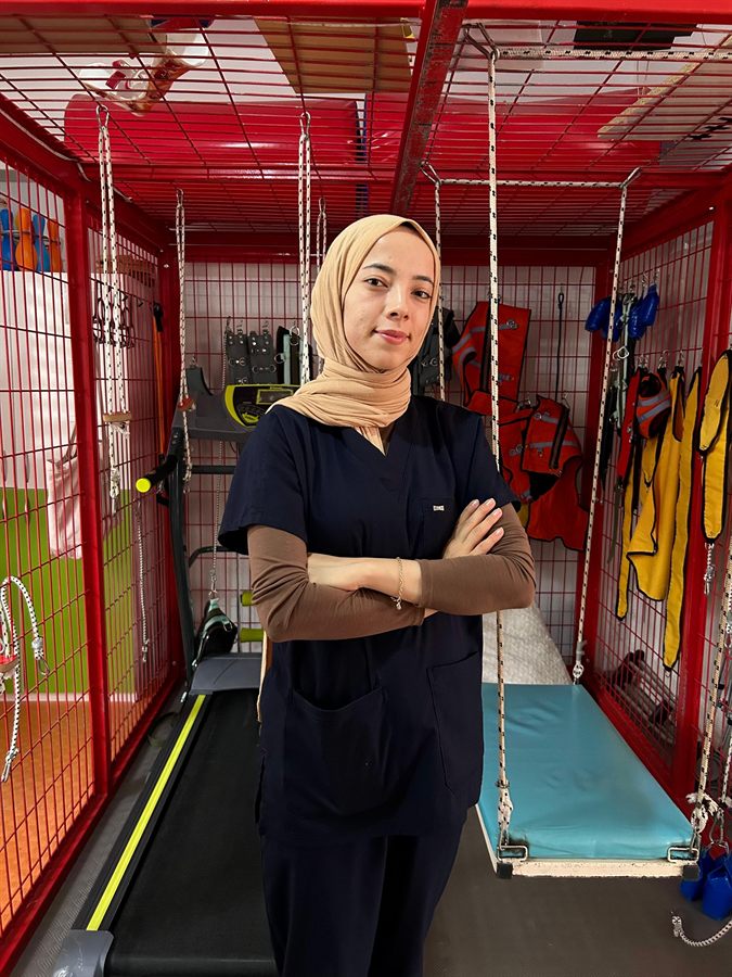Esra Aydın, fizyoterapist